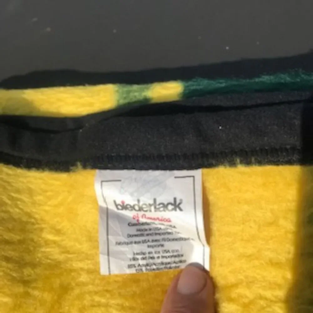 Green Bay Packers Size: 60'' x 80'' Cozy Plush Throw Blanket . New in Packaging